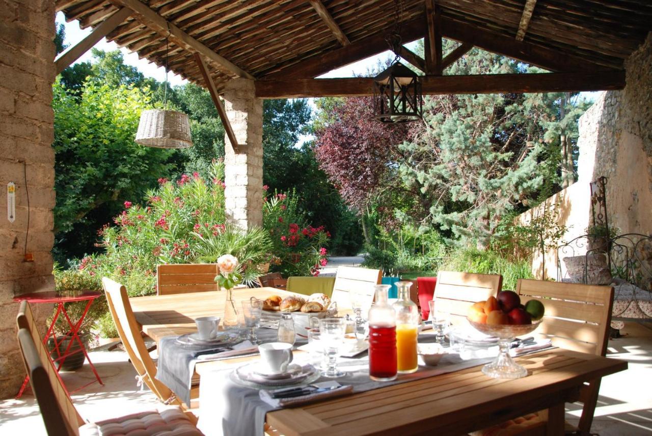 Le Moulin Des Pinchinats Bed & Breakfast Aix-en-Provence Eksteriør bilde
