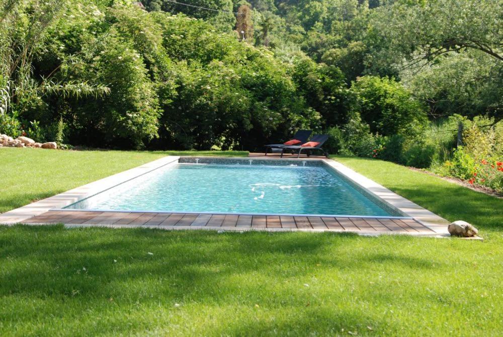 Le Moulin Des Pinchinats Bed & Breakfast Aix-en-Provence Eksteriør bilde